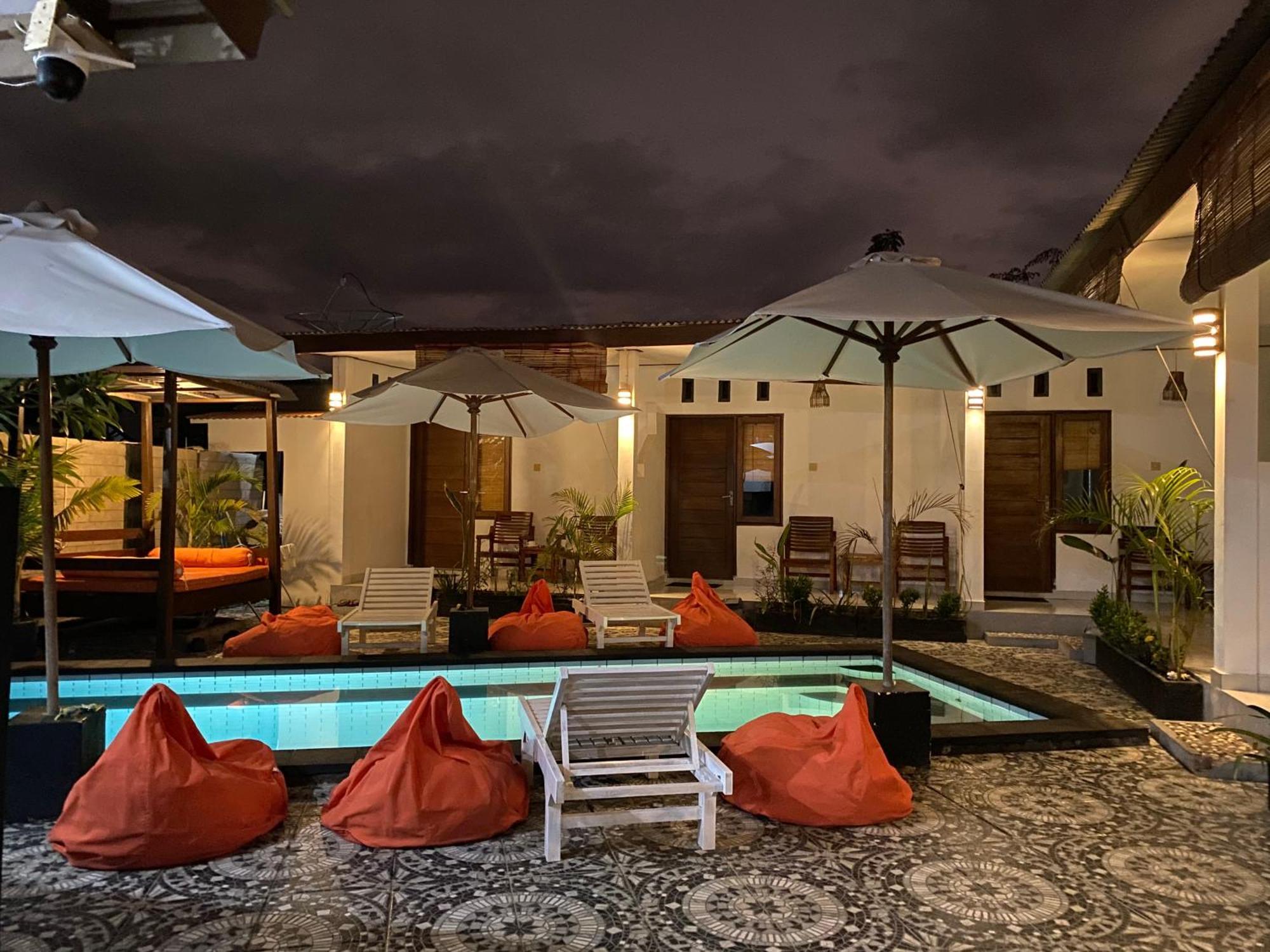 Hotel Cape Rose Gili Trawangan Esterno foto