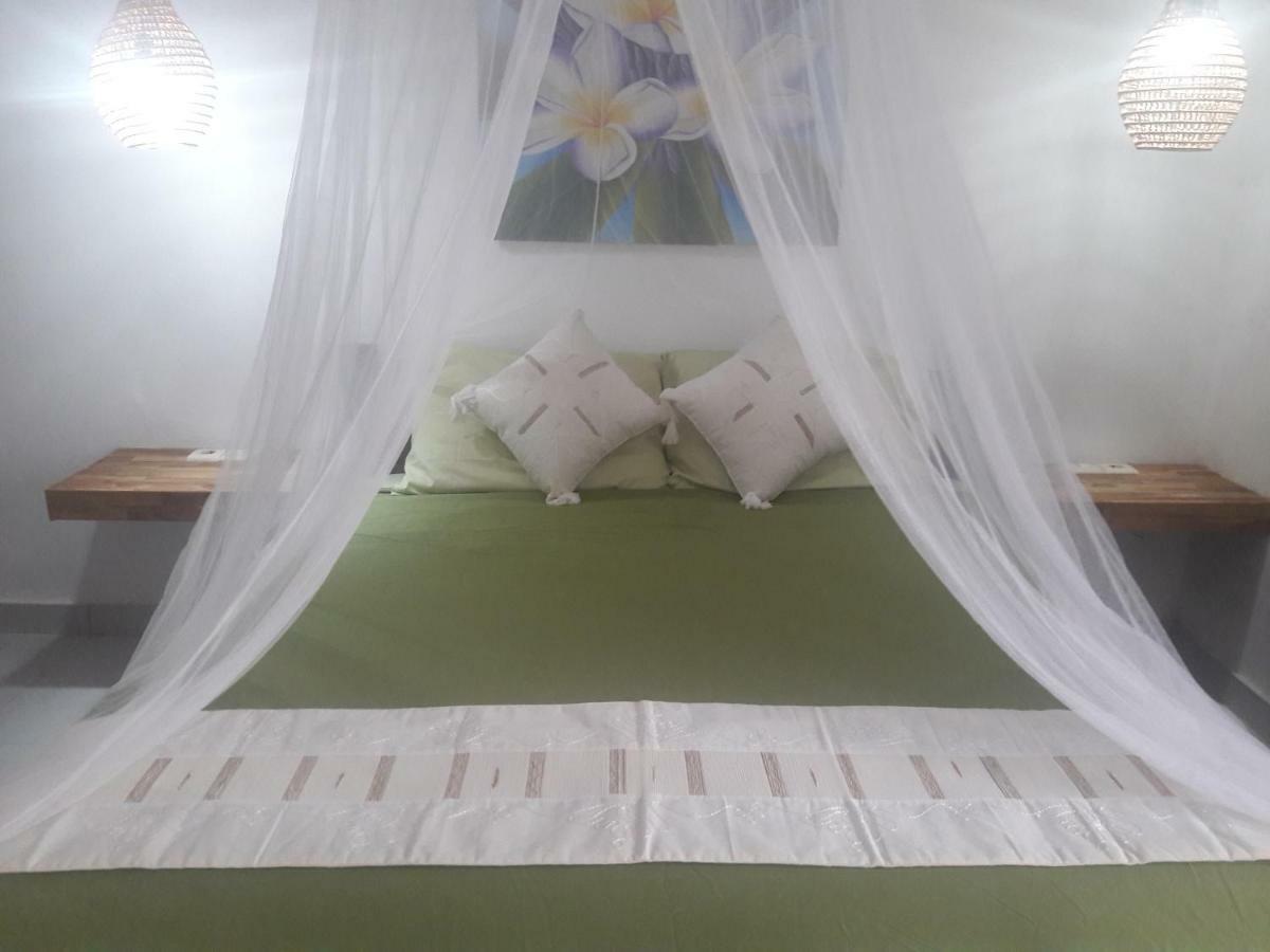 Hotel Cape Rose Gili Trawangan Esterno foto